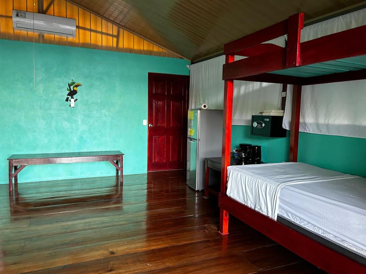Nativos Corcovado Cabins Drakes Bay Exteriér fotografie